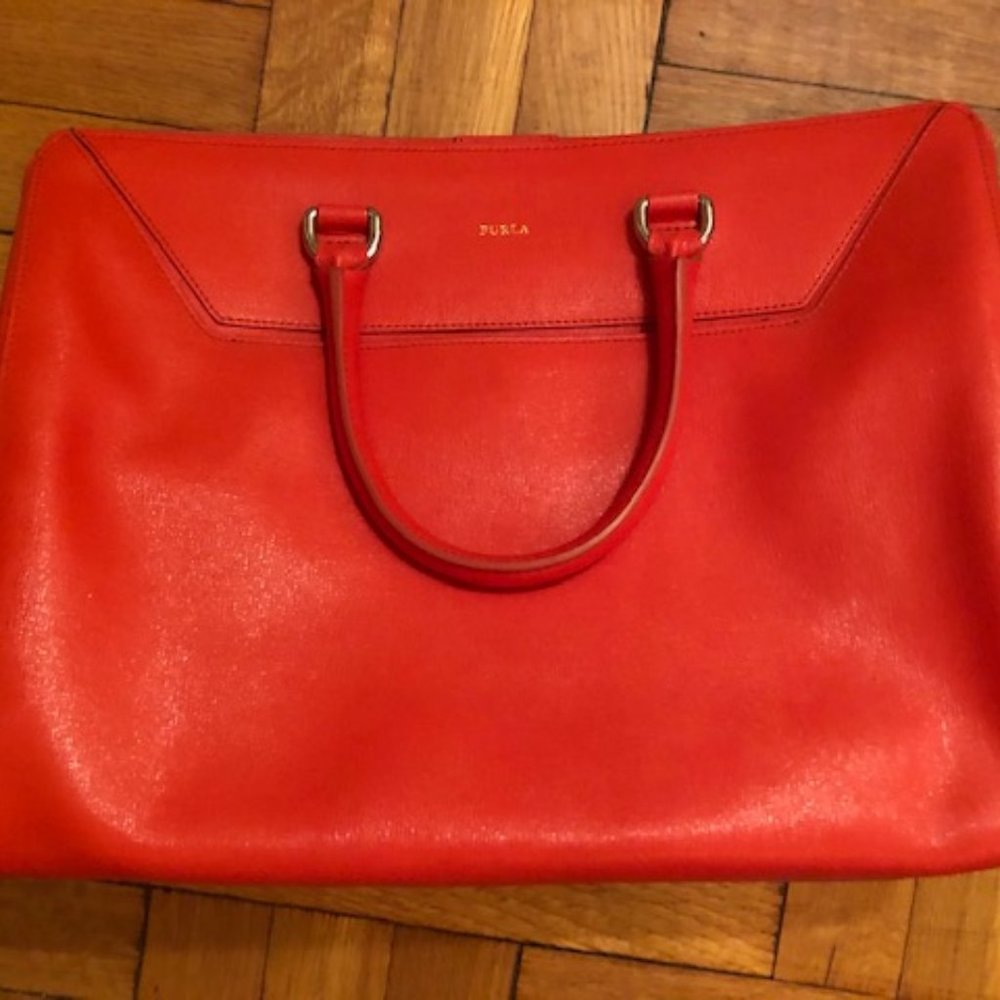 Furla Leather Tote in Red